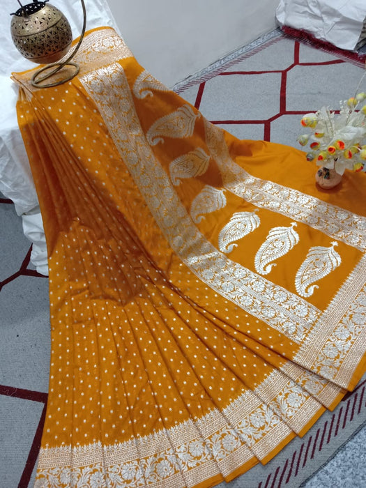 SEMI GEORGUTTE SAREE