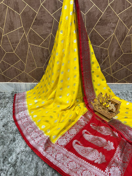 SEMI GEORGUTTE SAREE